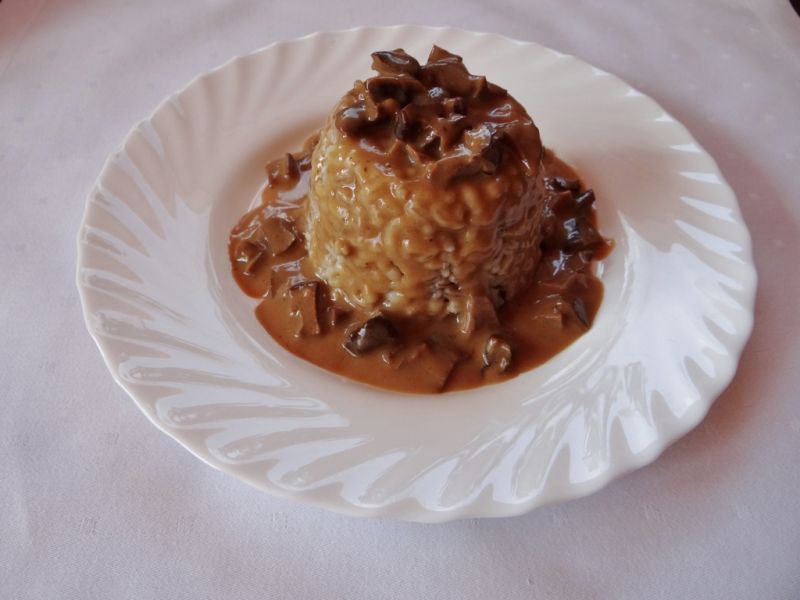 Pęczak jęczmienny z sosem grzybowym Pęczak jęczmienny z sosem grzybowym