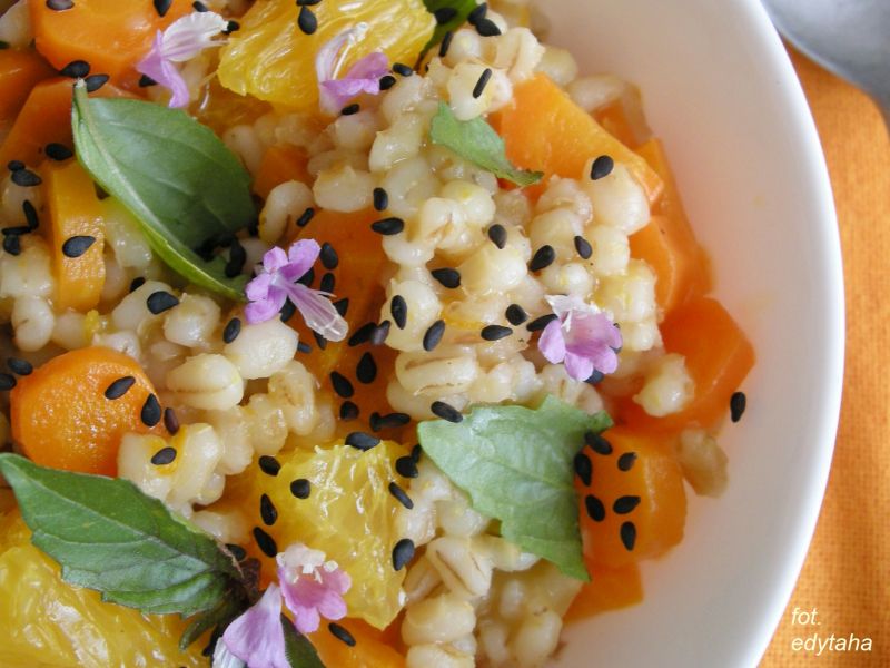 Pęczotto z pomarańczą, marchwią i cynamonową bazyl Pęczotto z pomarańczą, marchwią i cynamonową bazyl