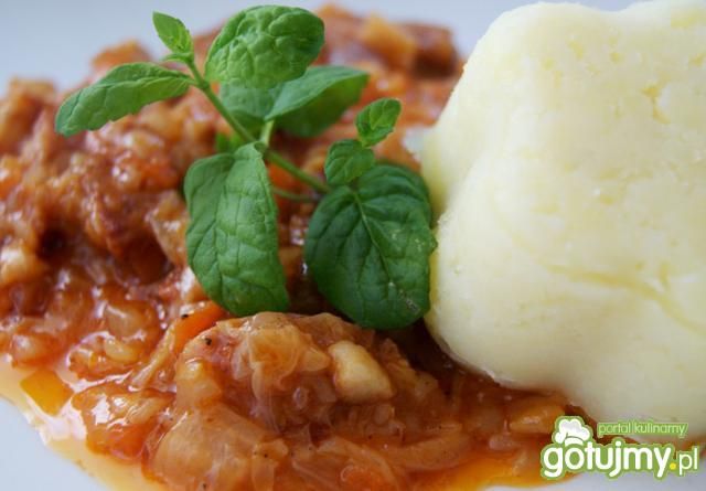 Pekinka + biała kiełbasa na pomidorowo