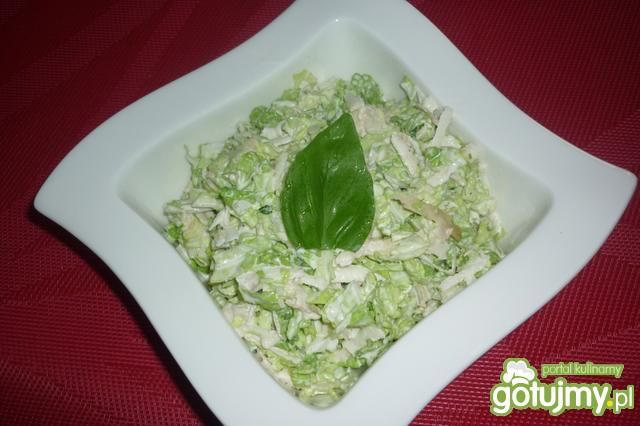 Pekinka w sosie czosnkowo-bazyliowym