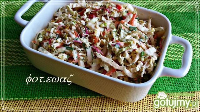 Pekinka w sosie majonezowo śmietanowym