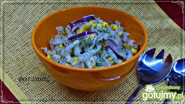 Pekinka z kukurydzą i koperkiem Pekinka z kukurydzą i koperkiem