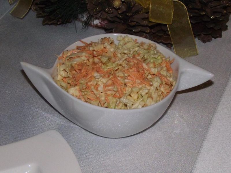 Pekinka z marchewką i jabłkiem do obiadu