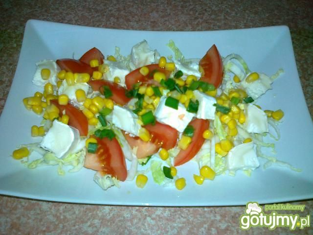 Pekinka z plesniowym serem kozim Pekinka z plesniowym serem kozim