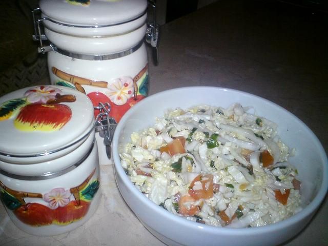 Pekinka z pomidorem Pekinka z pomidorem