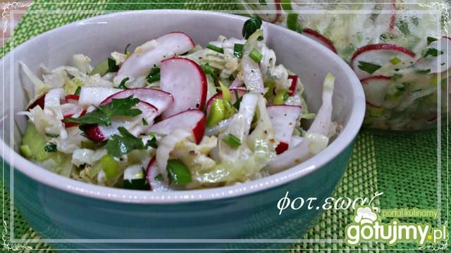 Pekinka z porem i rzodkiewką