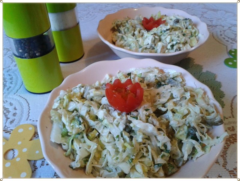 Pekinka z selerem naciowym i kiełkami 