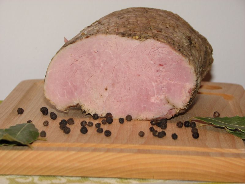 Peklowana szynka z rozmarynem