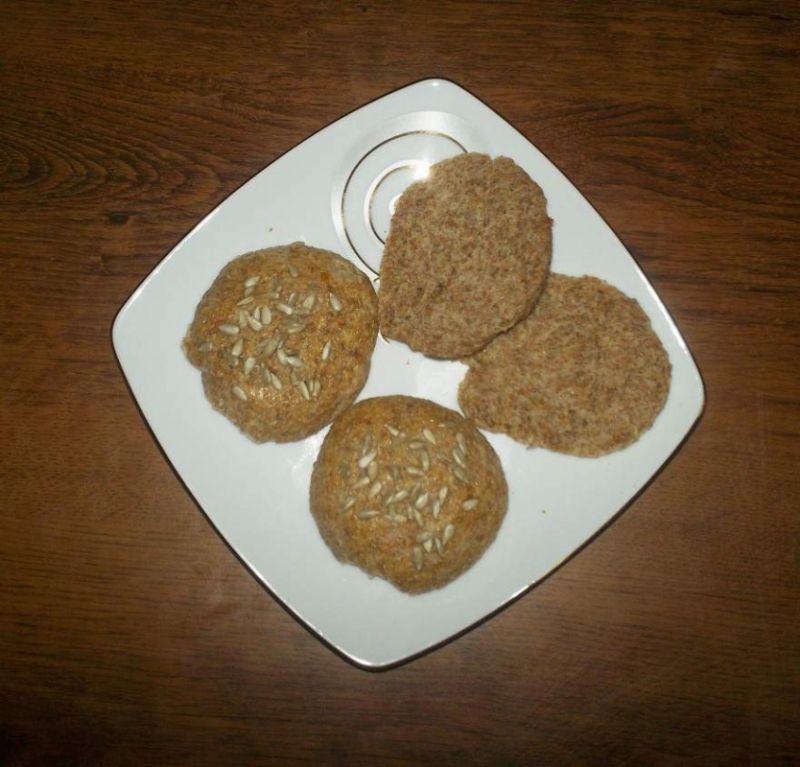 Pełnoziarniste bułeczki ze słonecznikiem Pełnoziarniste bułeczki ze słonecznikiem