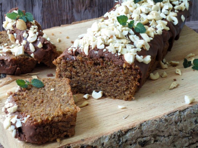 Pełnoziarniste ciasto orzechowe z cukinią