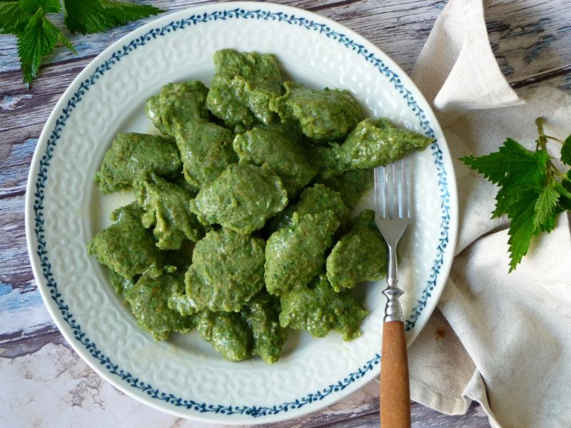 Pełnoziarniste kluseczki z pokrzywą