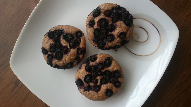 Pełnoziarniste muffiny z jagodami