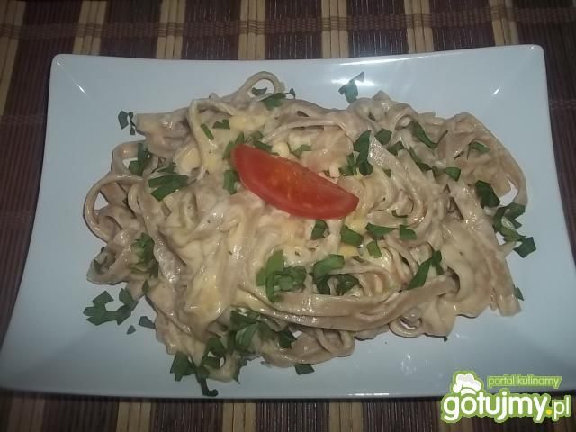 Pełnoziarniste tagliatelle z serem