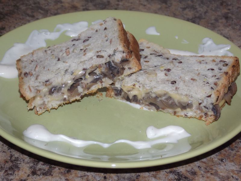 Pełnoziarniste tosty z pieczarkami Pełnoziarniste tosty z pieczarkami