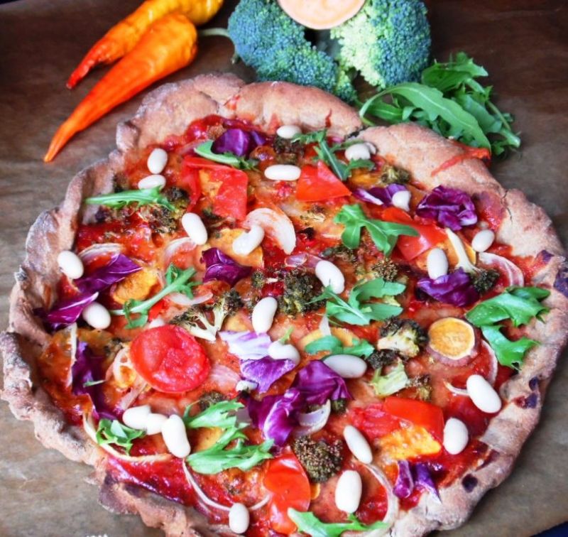 Pełnoziarnista vege pizza  Pełnoziarnista vege pizza