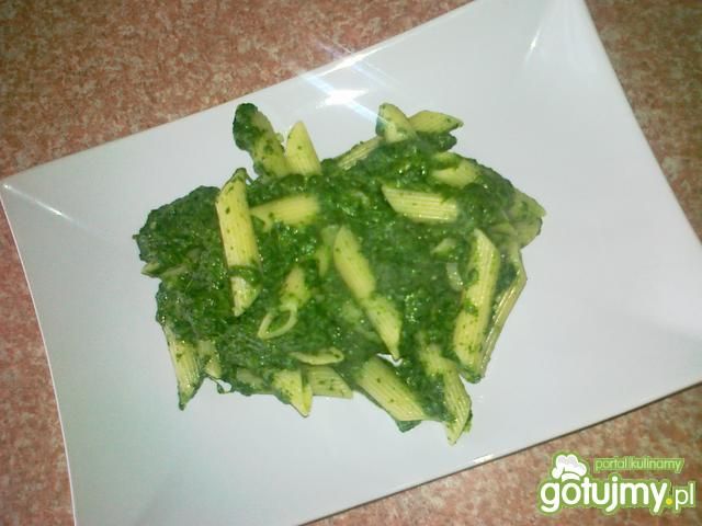 Pene ze szpinakiem i mozzarellą