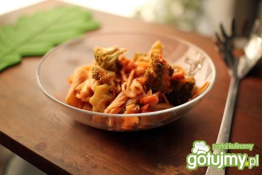 Penne arrabiata z brokułem 