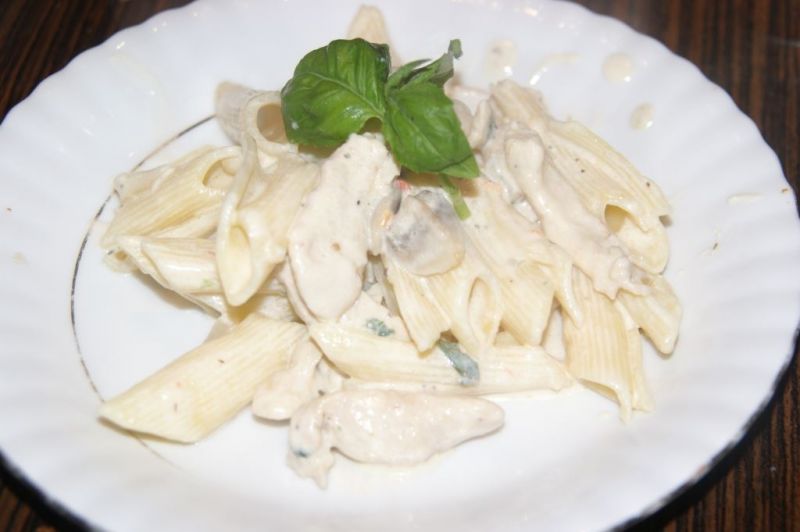 Penne w mocno ziołowym sosiku z ostrym smaczkiem Penne w mocno ziołowym sosiku z ostrym smaczkiem