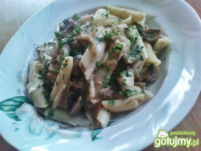 Penne w sosie pieczarkowo-prawdziwkowym Penne w sosie pieczarkowo-prawdziwkowym