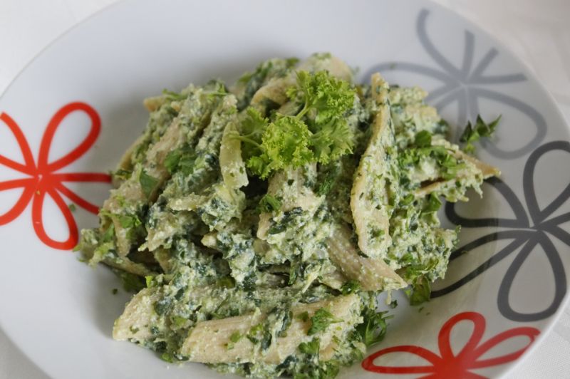 Penne w sosie szpinakowym z cukinią i ricottą Penne w sosie szpinakowym z cukinią i ricottą