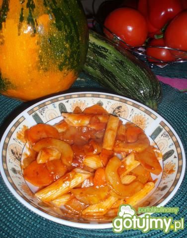 Penne z cukinią i marchewką Penne z cukinią i marchewką