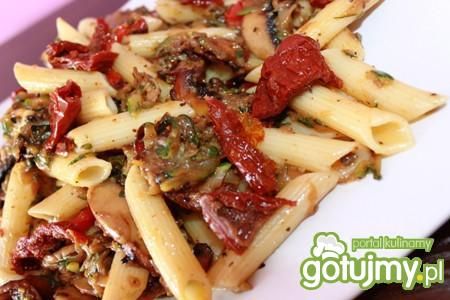 Penne z cukinią i pieczarkami  Penne z cukinią i pieczarkami