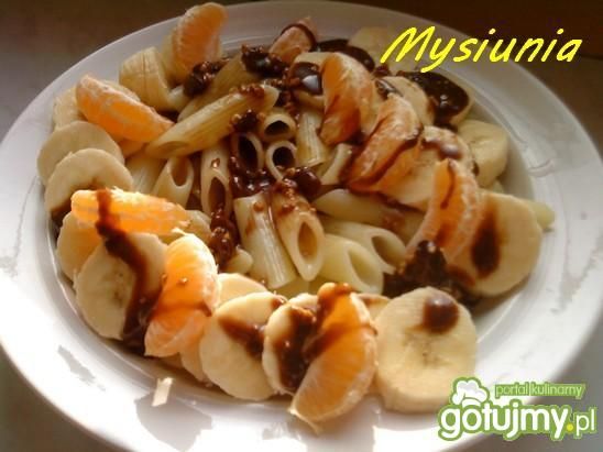 Penne z czekoladą i owocami Penne z czekoladą i owocami