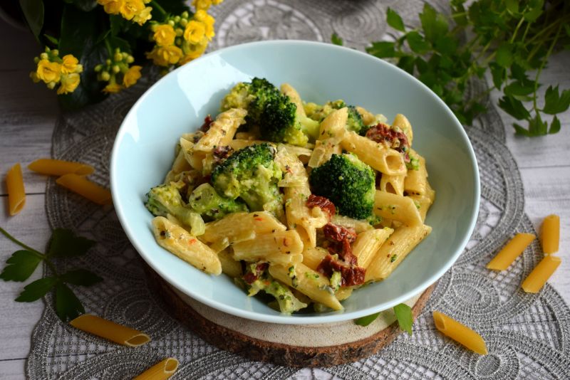 Penne z gorgonzolą i brokułami Penne z gorgonzolą i brokułami