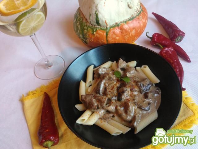 Penne z kaczką i prawdziwkami Penne z kaczką i prawdziwkami