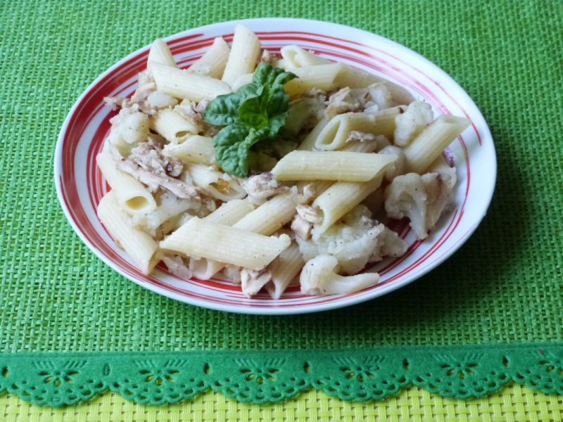 Penne z kalafiorem i mięsem Penne z kalafiorem i mięsem