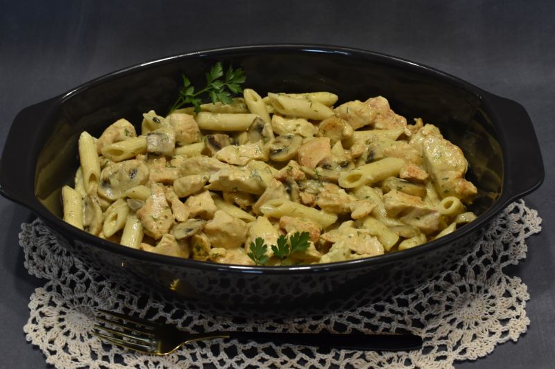 Penne z kurczakiem oraz pieczarkami Penne z kurczakiem oraz pieczarkami