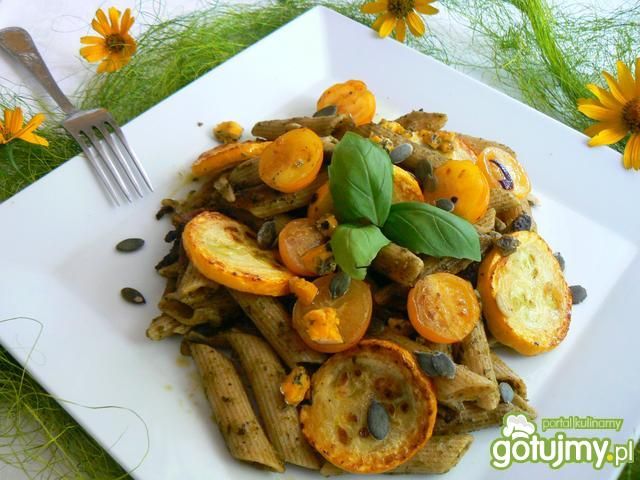 Penne z pesto z grillowaną cukinią Penne z pesto z grillowaną cukinią