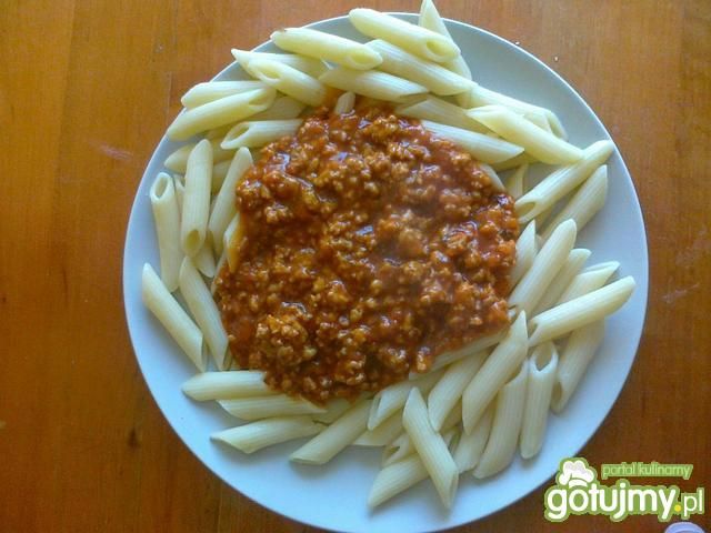 Penne z sosem bolońskim