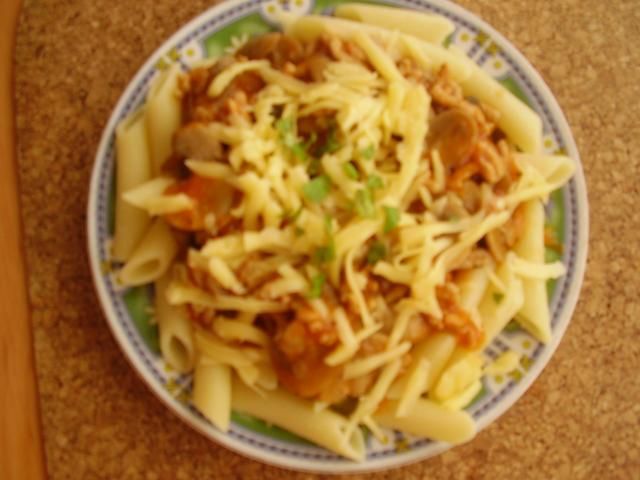 Penne z sosem mięsno-warzywnym Penne z sosem mięsno-warzywnym