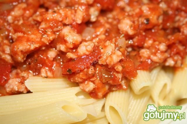 Penne z sosem mięsnym  Penne z sosem mięsnym