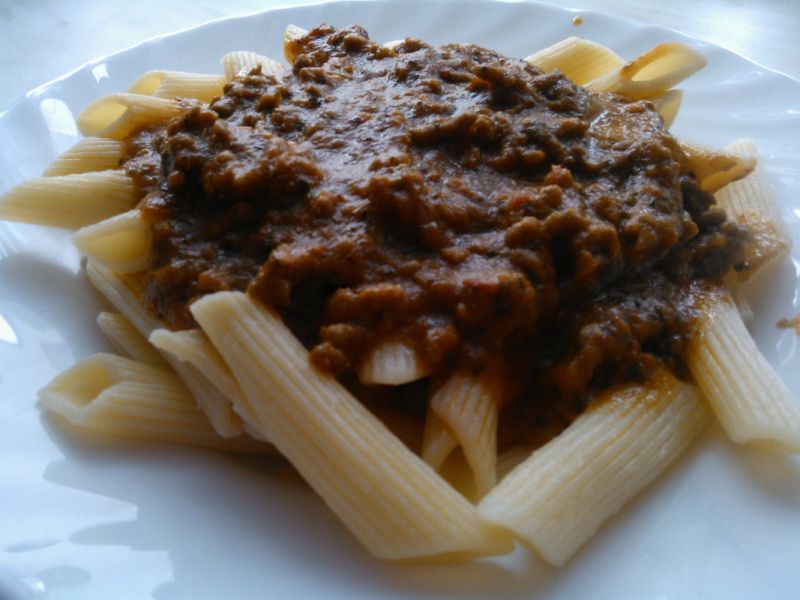 Penne z sosem paprykowo - pomidorowym Penne z sosem paprykowo - pomidorowym