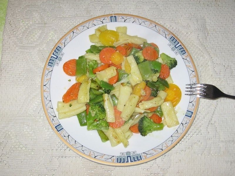 Penne z warzywami i parmezanem Penne z warzywami i parmezanem