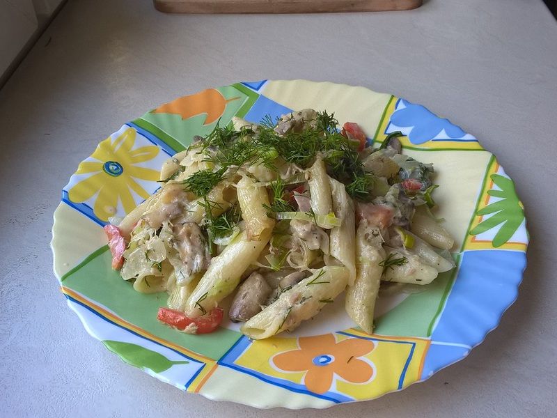 Penne zapiekane z tuńczykiem i warzywami