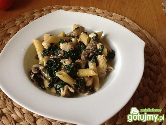 Penne:kurczak,szpinak i pieczarki Penne:kurczak,szpinak i pieczarki