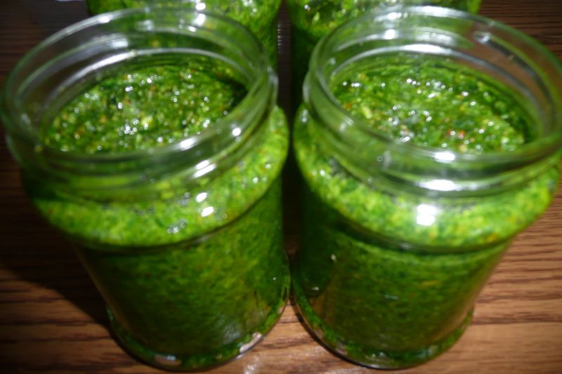 Pesto z czosnku i migdałów Pesto z czosnku i migdałów