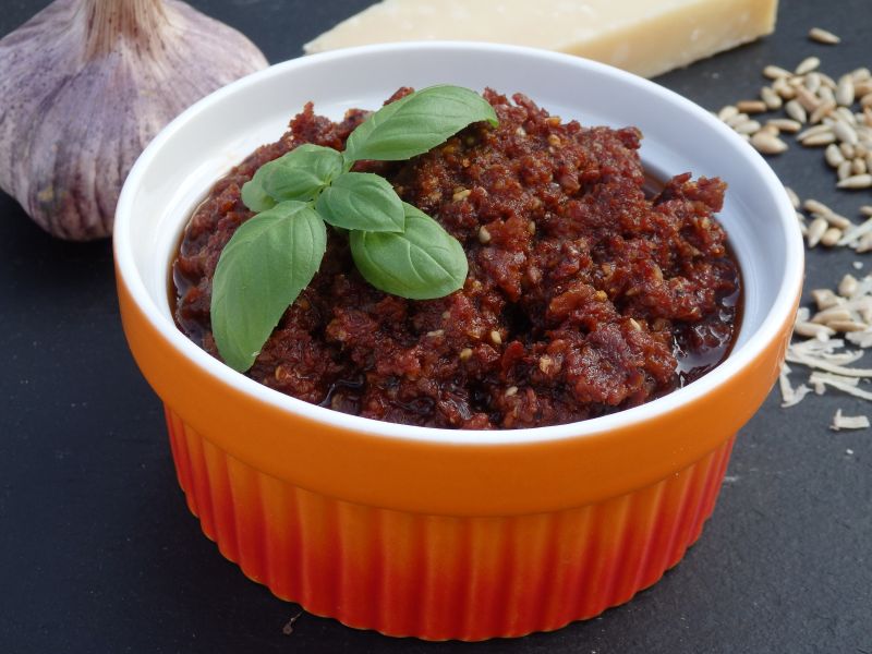 Pesto z suszonych pomidorów Pesto z suszonych pomidorów