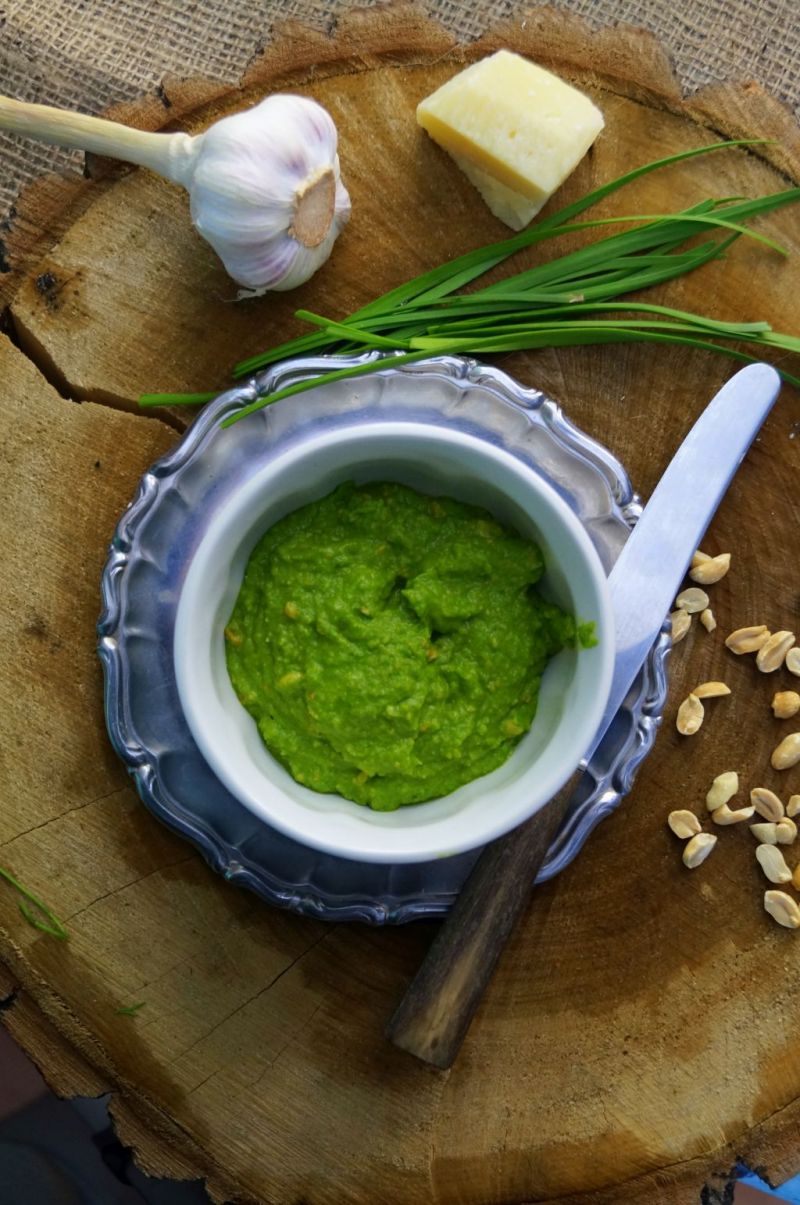 Pesto ze szczypioru czosnkowego Pesto ze szczypioru czosnkowego