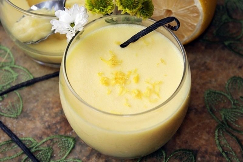 Pianka cytrynowo-waniliowa z jogurtem i odżywką Pianka cytrynowo-waniliowa z jogurtem i odżywką