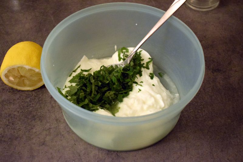 Pianka jogurtowo-cytrynowa z miętą