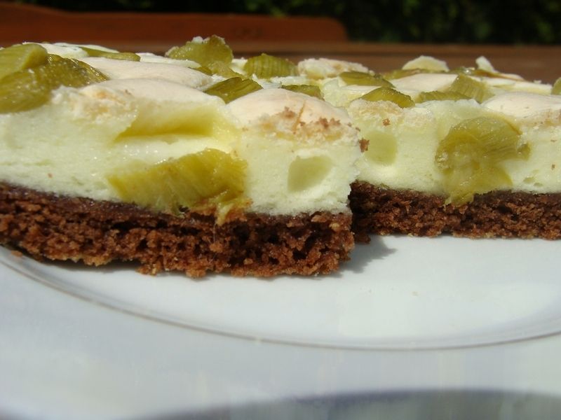  Pianka z rabarbarem na kruchym cieście