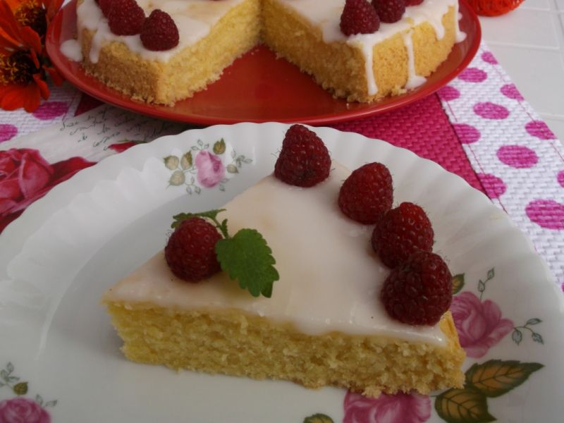 Piaskowiec z lukrem i owocami Piaskowiec z lukrem i owocami