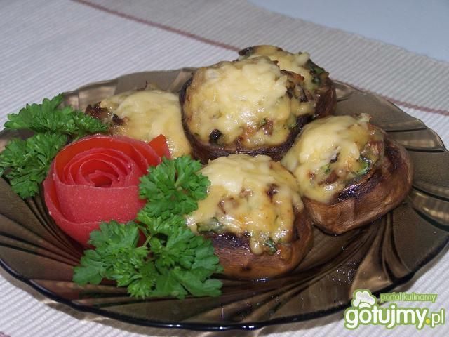 Pieczarki faszerowane