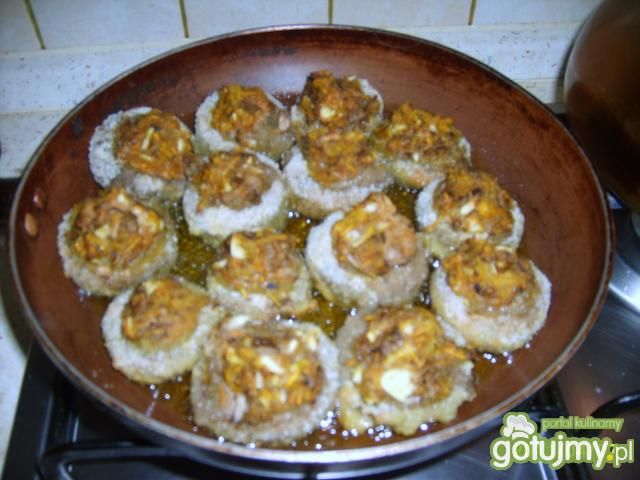 Pieczarki faszerowane Pieczarki faszerowane