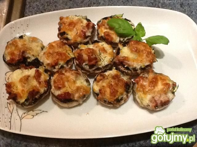 Pieczarki faszerowane cukinią Pieczarki faszerowane cukinią