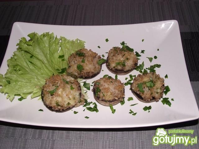 Pieczarki faszerowane kaszą z mozzarellą